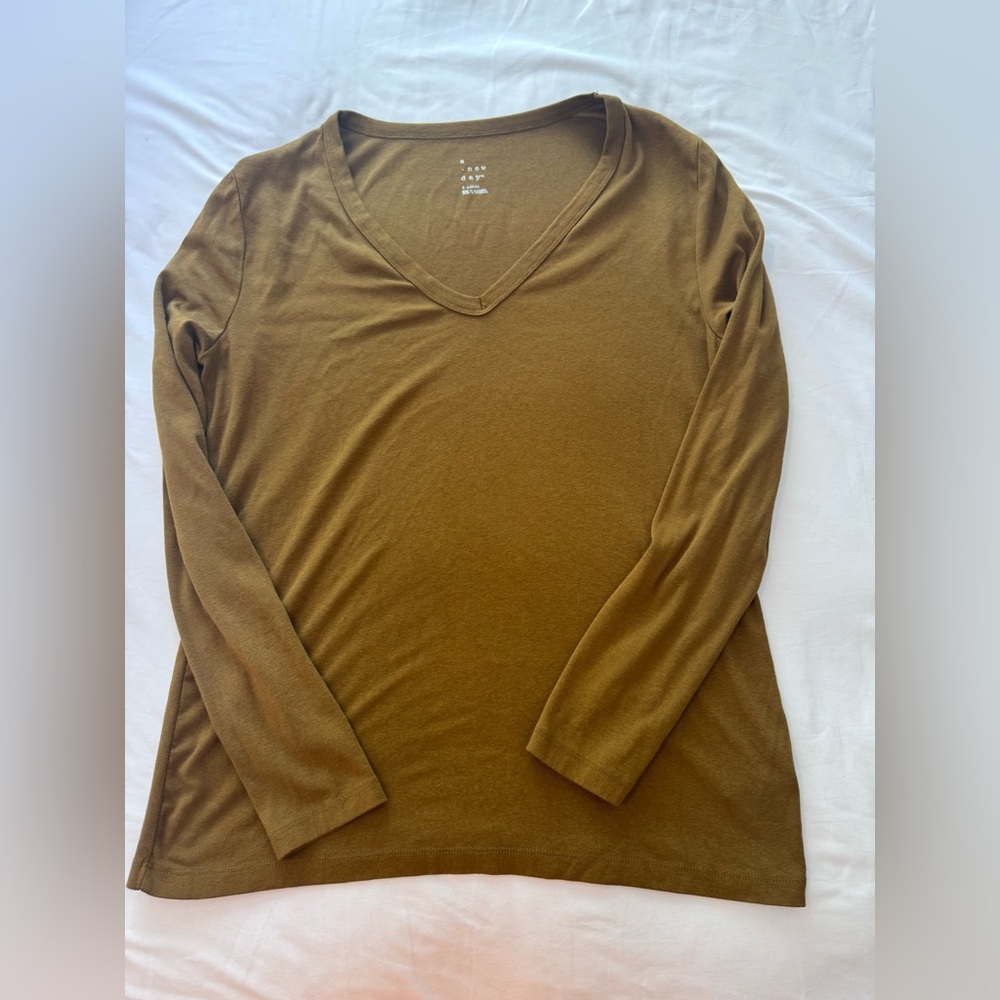 A new day Women's V-Neck Long Sleeve Top - green
